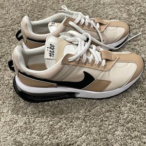 Nike Air Max pre day oatmeal beige
